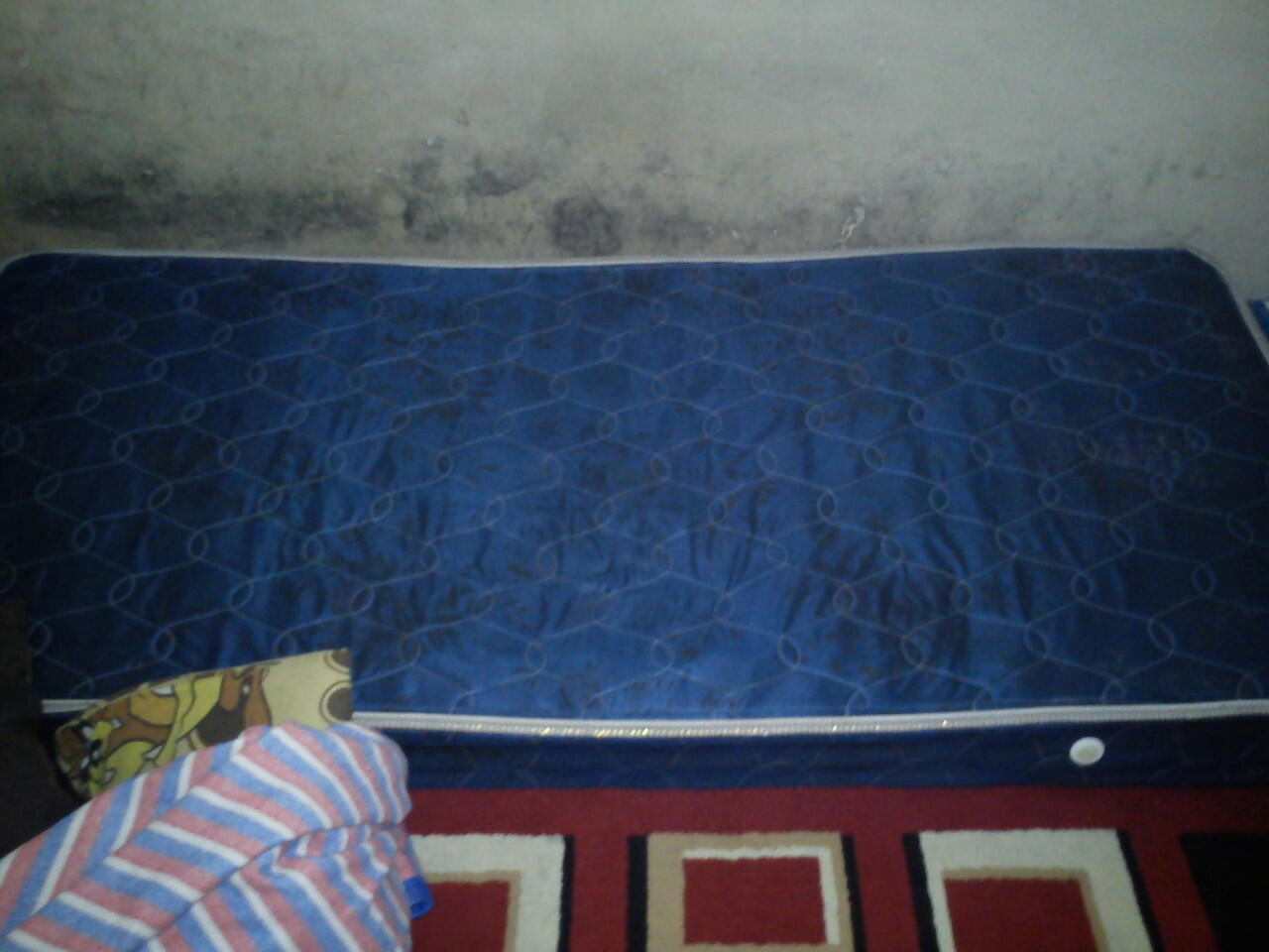 lemari, lemari laci plastik, meja komputer, tv akira 21"