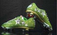 Inilah Sepatu Bola Rp 37 Juta Berhiaskan 4000 Kristal
