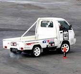 Perbedaan Drifting,Gymkhana dan Slalom