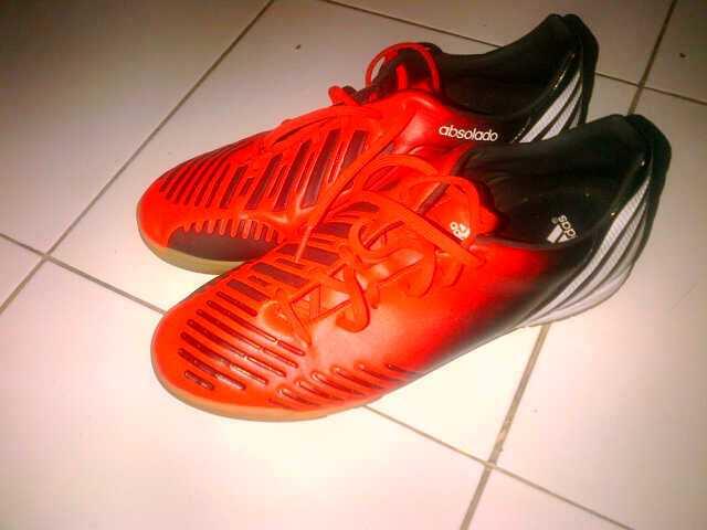 sepatu futsal Adidas ABSOLADO Ori