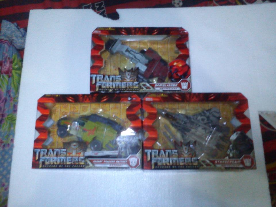 TRANSFORMERS VOYAGER CLASS