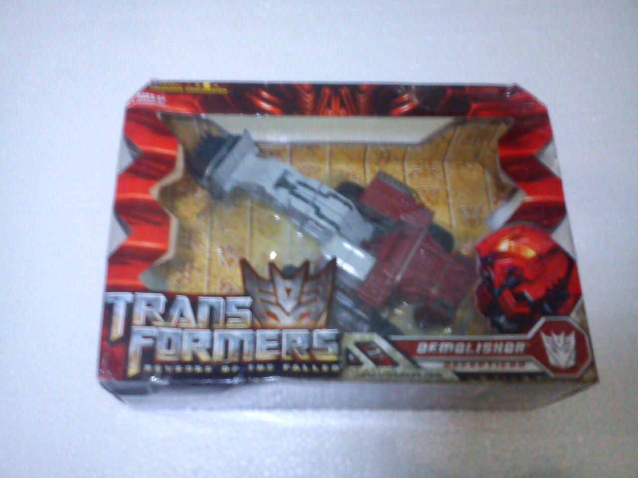 TRANSFORMERS VOYAGER CLASS