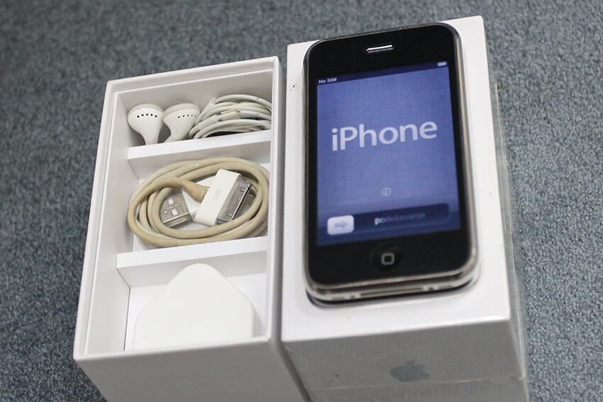 WTS: Iphone 3Gs 16 Gb White Semarang