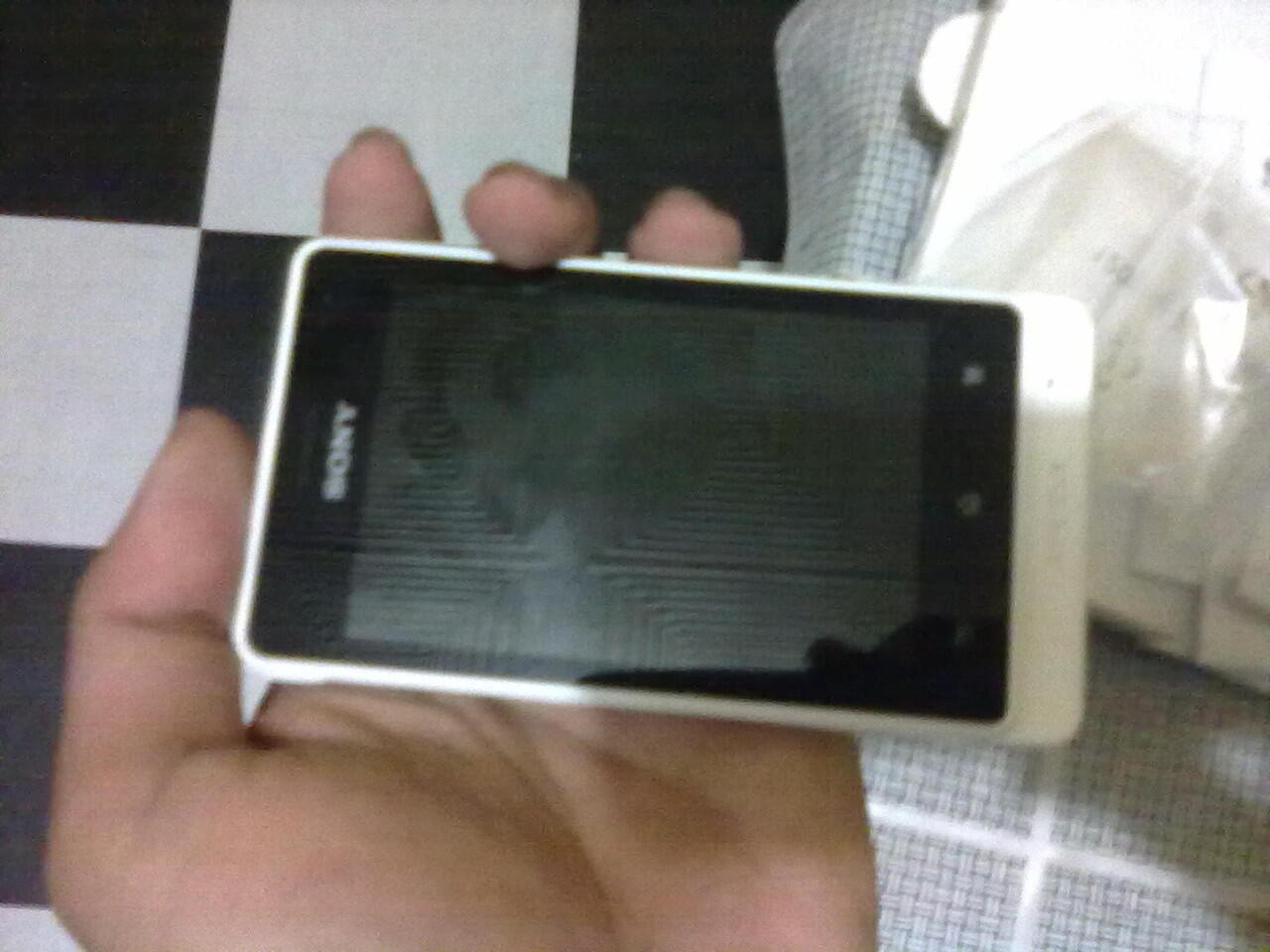 WTS XPERIA GO PUTIH MULUSS 98% PEMAKAIAN WAJAR (malang)