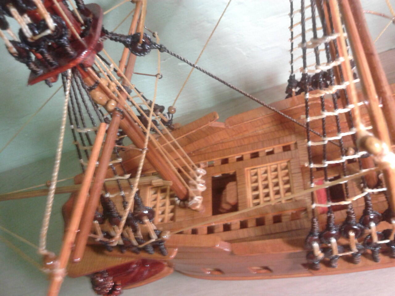 miniatur kapal perang