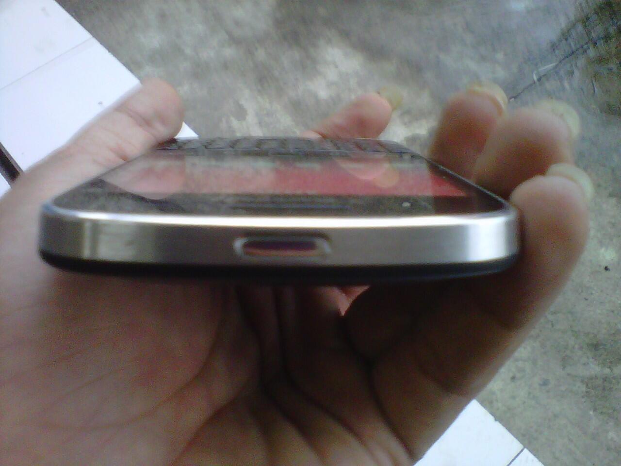 jual blackberry 9930 bb montana mulus 99% lengkap dan masih bergaransi bandung!!