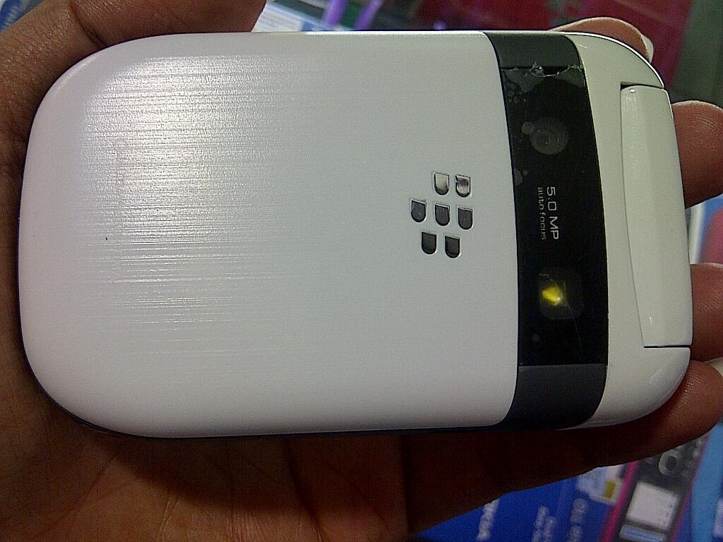 BlackBerry 9670/Style, putih, Solo