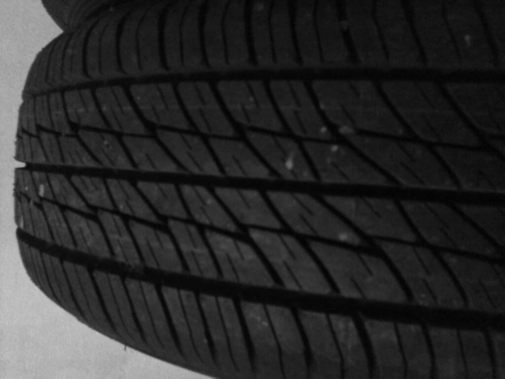 Jual Velg+Ban 215/65/R16 -- 2 pcs ONLY --