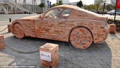 WOW! Replika mobil BMW ini Terbuat dari Bata gan.