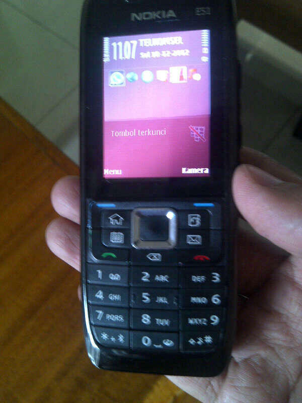 nokia E51 murah lengkap bisa whatsapp facebook (BU) butuh uang