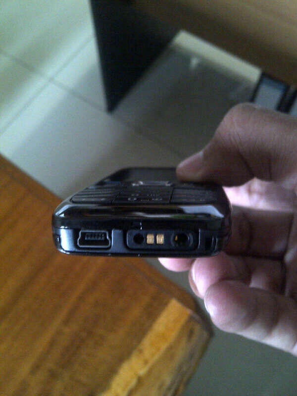 nokia E51 murah lengkap bisa whatsapp facebook (BU) butuh uang