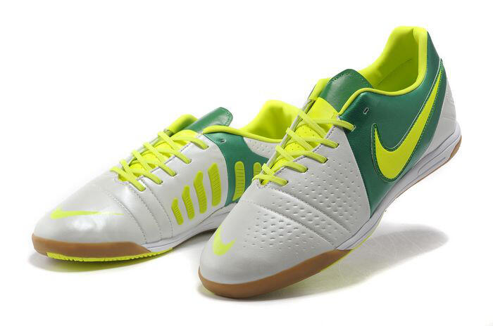 Replika Futsal dan Bola Nike CTR 360 Iniesta Maestri III dan Liberto !!