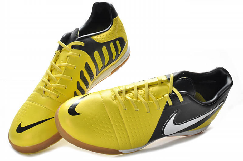 Replika Futsal dan Bola Nike CTR 360 Iniesta Maestri III dan Liberto !!