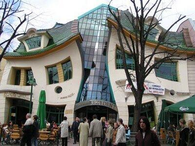 7 RUMAH UNIK DIDUNIA