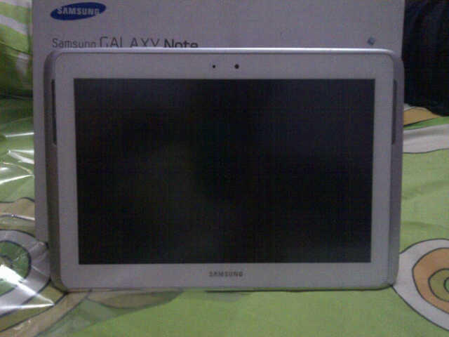 Samsung Galaxy Note 10.1 ( Like New )