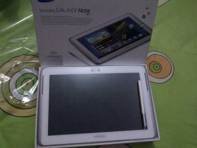 Samsung Galaxy Note 10.1 ( Like New )