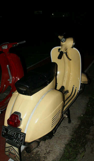 WTS vespa super tahun 1974 krem manis!