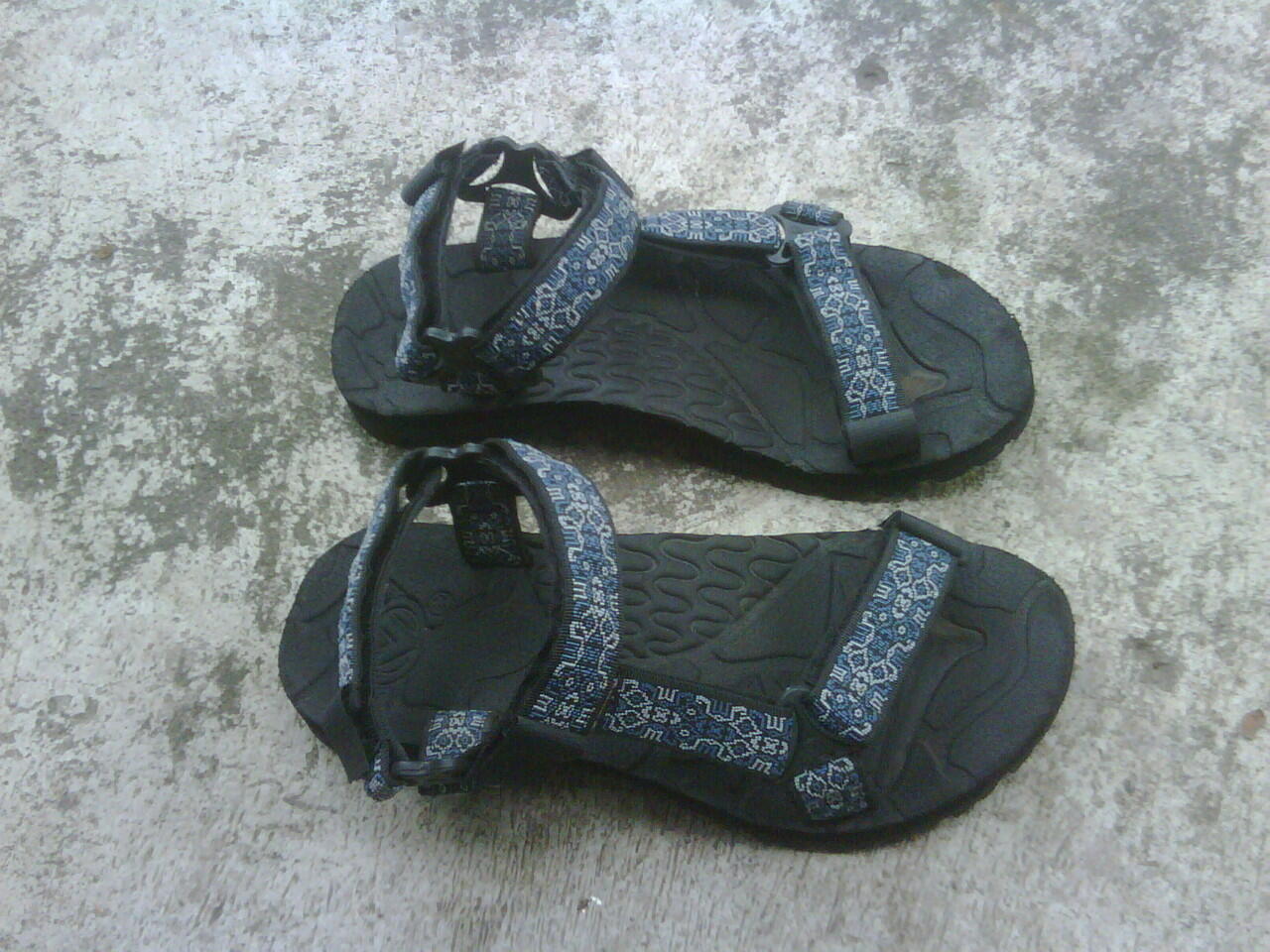 Terjual SANDAL  GUNUNG OUTDOOR EIGER  CATALYST ORIGINAL 