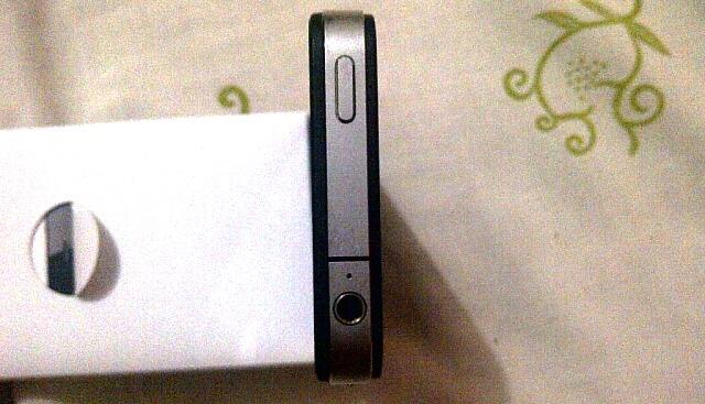 Jual pasrah iphone 4 FU 16 GB ex Telkomsel kondisi apa adanya