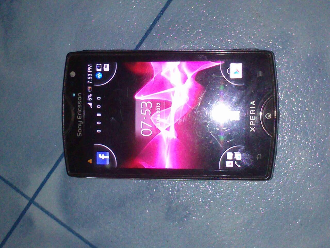 Jual Cepat Sony Ericsson Xperia Mini - Black - Garansi Sampai Agustus 2013