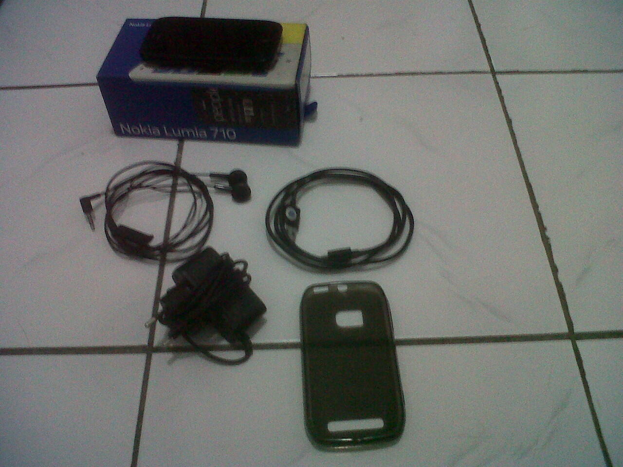 Nokia Lumia 710 Garansi 4 bulan lagi, Mulus 97%, Jogja.