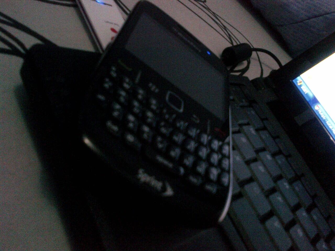 Jual blackberry 8530 white dan 8520 black