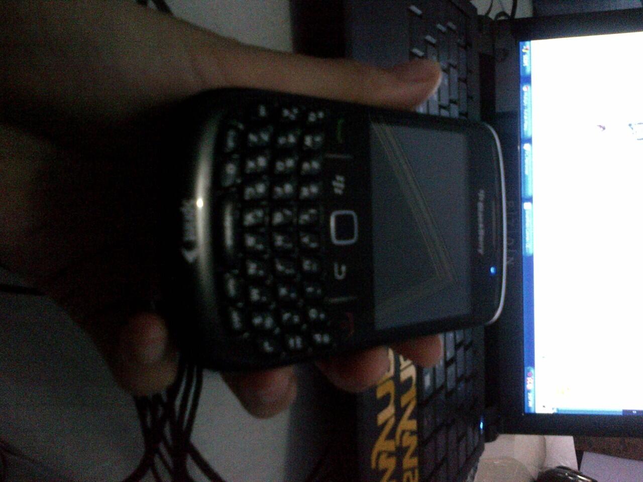 Jual blackberry 8530 white dan 8520 black
