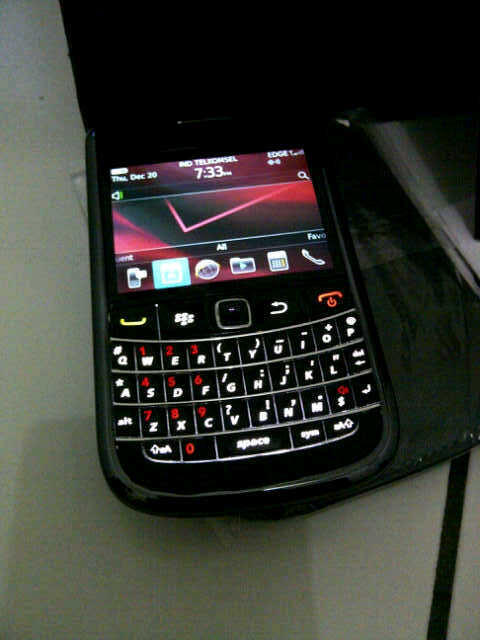 Blackberry Tour 2 / 9650, black, murah, Bandung.
