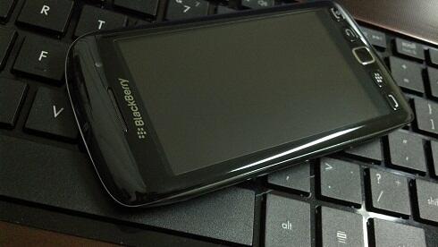 Blackberry Monza 9860 Sangat Istimewa, Garansi Resmi CTN, 99% Like New (Bandung)