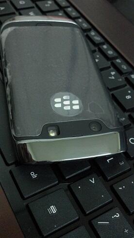 Blackberry Monza 9860 Sangat Istimewa, Garansi Resmi CTN, 99% Like New (Bandung)