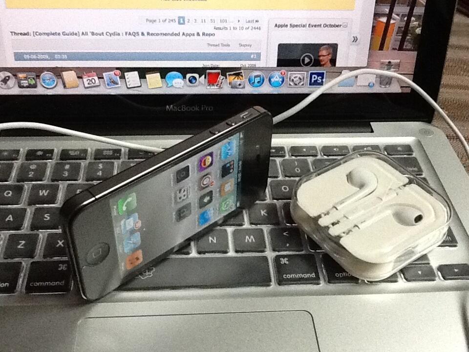 IPHONE 4 8gb BLACK LIKE NEW CDMA MURAH