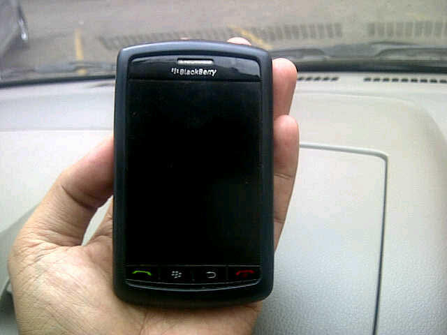 di jual blackberry storm1 9530 murahh sekaliii