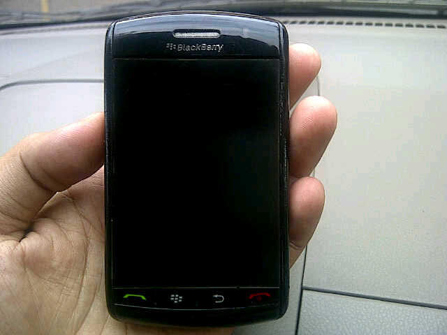 di jual blackberry storm1 9530 murahh sekaliii