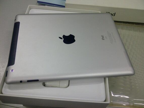 ipad2 3g 64gb white fulset full aplikasi game gak pake penyok , murah aja aw aw aw