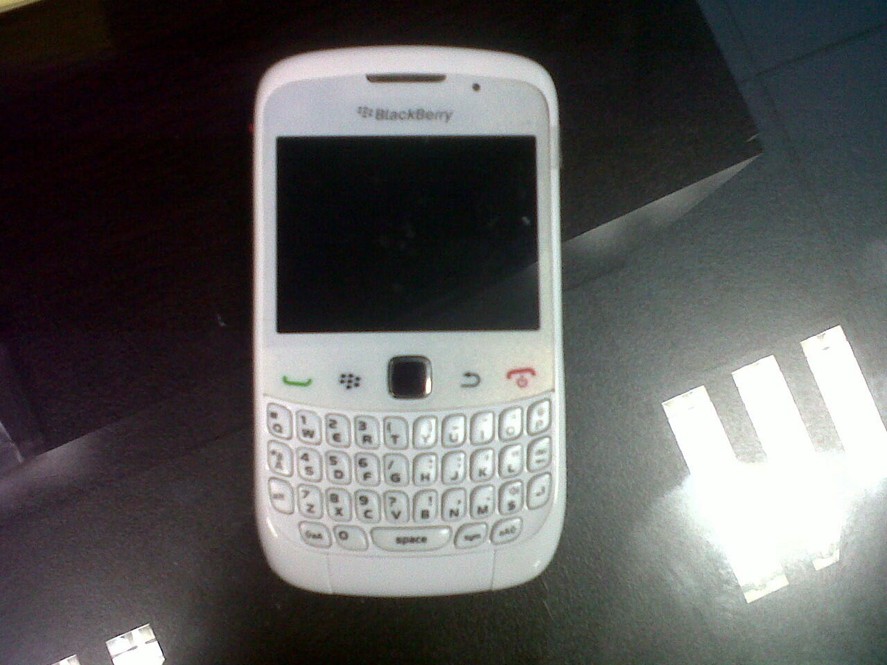 JUAL BLACKBERRY CURVE 9330 FREE BBMAN 1 BULAN, GARANSI 2 TAHUN MURAH