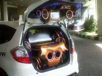 Menerima instalasi audio mobil di surabaya