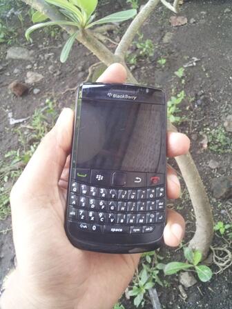 SALE AKHIR TAHUN BLACKBERRY ONIX 2 9780 2.2JT GARANSI SS JALAN