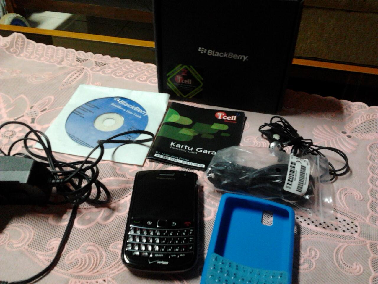 blackberry essex 9650 lengkap ex.garansi