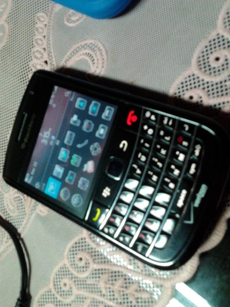 blackberry essex 9650 lengkap ex.garansi