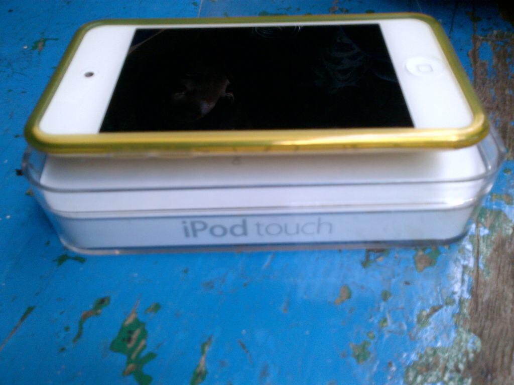 wts ipod touch 4th gen 16 gb white buy from singapore