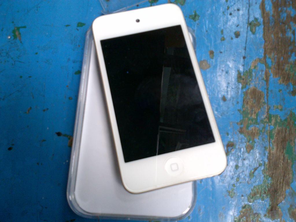 wts ipod touch 4th gen 16 gb white buy from singapore