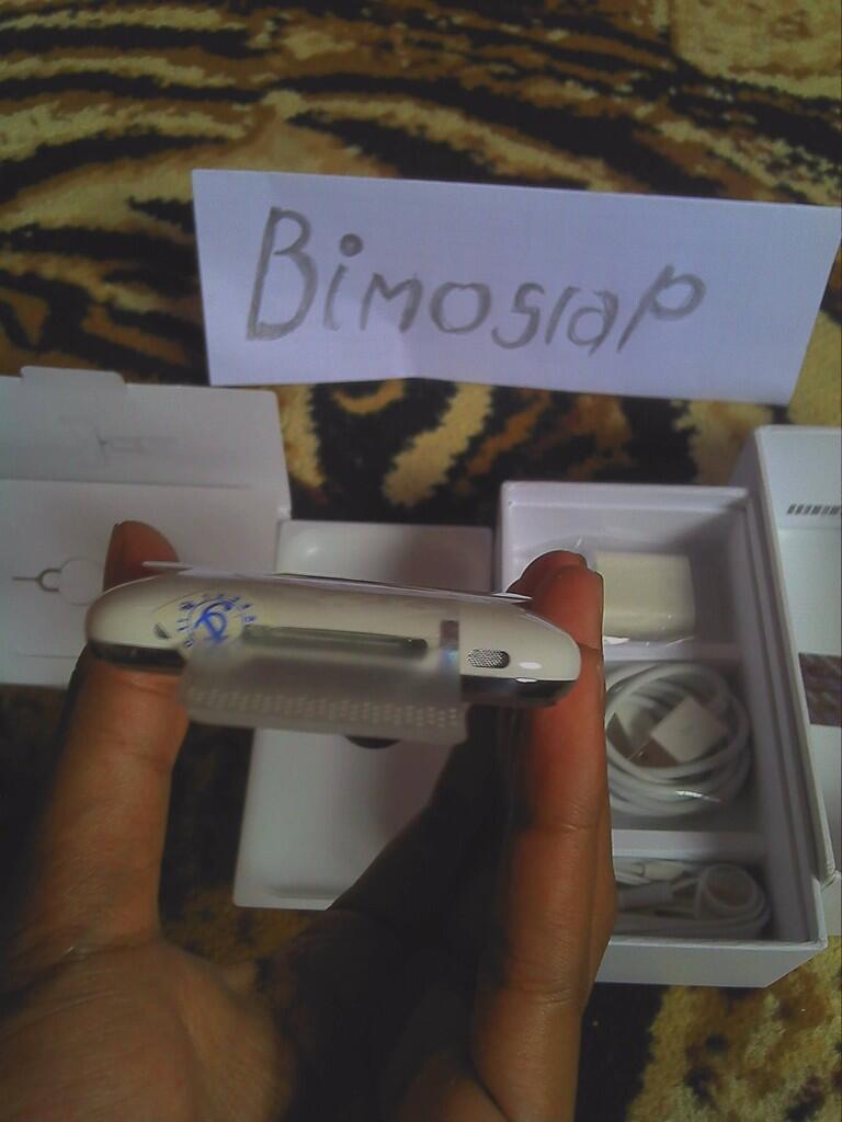 iphone 3gs white 16gb BNOB & DELL STREAK 5 garansi PANJANG subang_jabar