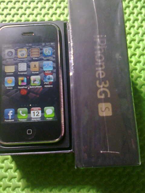 iPhone 3GS 8GB Butuh Duit 1,9 aja, bisa nego!!!!