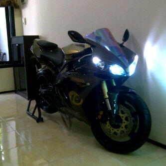 DI JUAL YAMAHA R1 2002