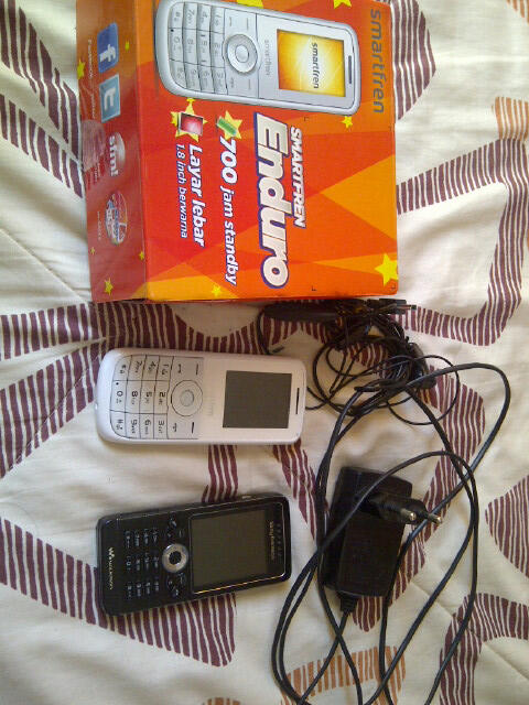 Sony ericsson W302 & Smartfren (Haier) C330