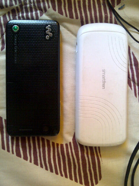 Sony ericsson W302 & Smartfren (Haier) C330