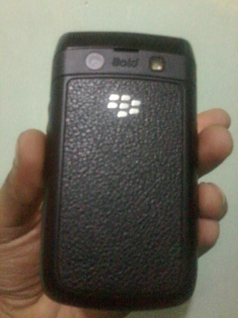 BB onyx 9780 lcd bleng