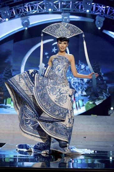 Wah, Indonesia Masuk, 10 Besar Kostum Nasional Miss Universe