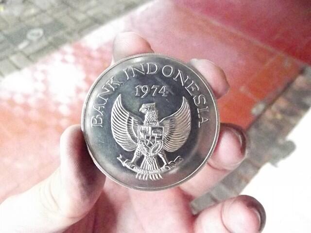 KOIN MACAN DAN ORANG UTAN.