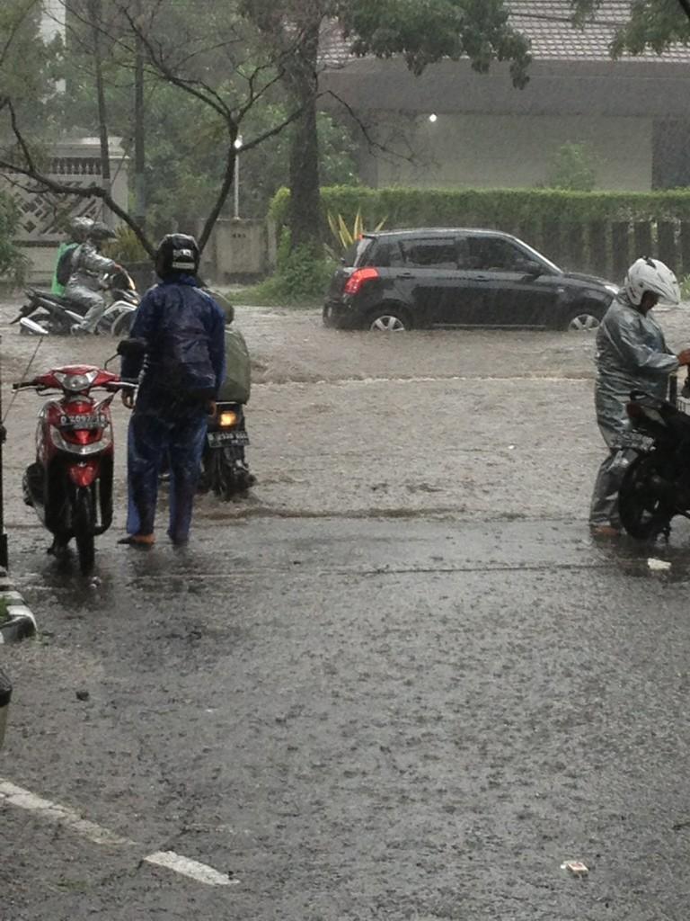Banjir Cileuncang di Bandung (21.12.12)